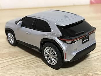 TOYOTA Yaris Cross シルバー ミニカー 1/43 TOYOTA Yaris Cross シルバー ミニカー 1/43 1:30 Toyota YARIS